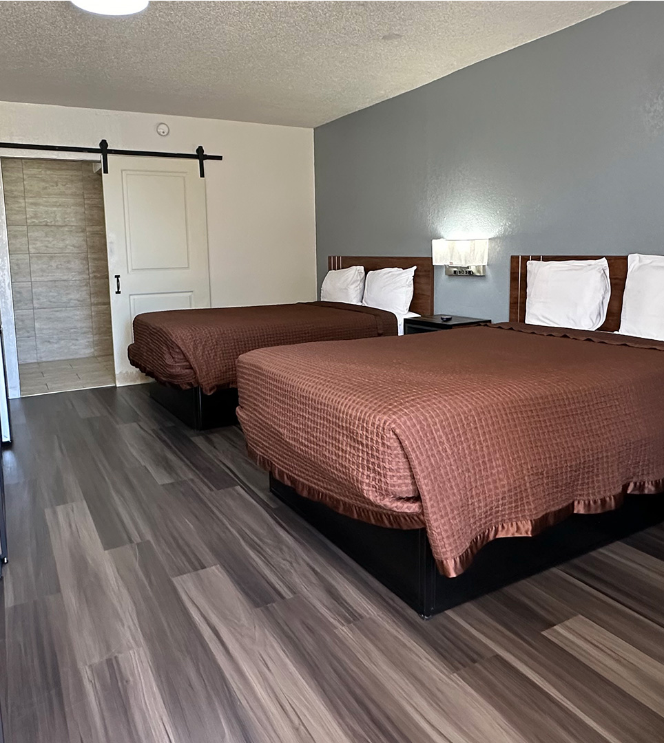 RELAX & RECHARGE IN OUR SPACIOUS GUEST ROOMS