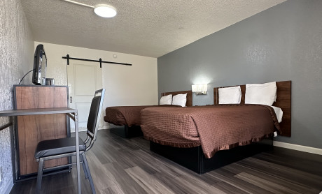 Stay Inn & Suites - Double Bed with Desk, TV, and Microwave